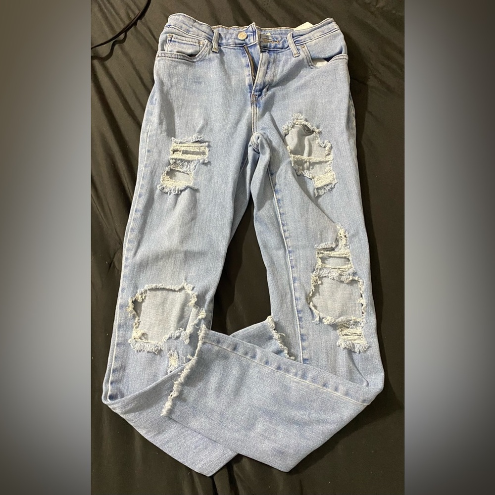 High waisted ripped jeans